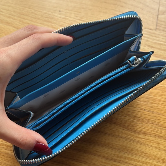 Kate Spade Vibrant Blue Zip-Around Wallet - Picture 2 of 2